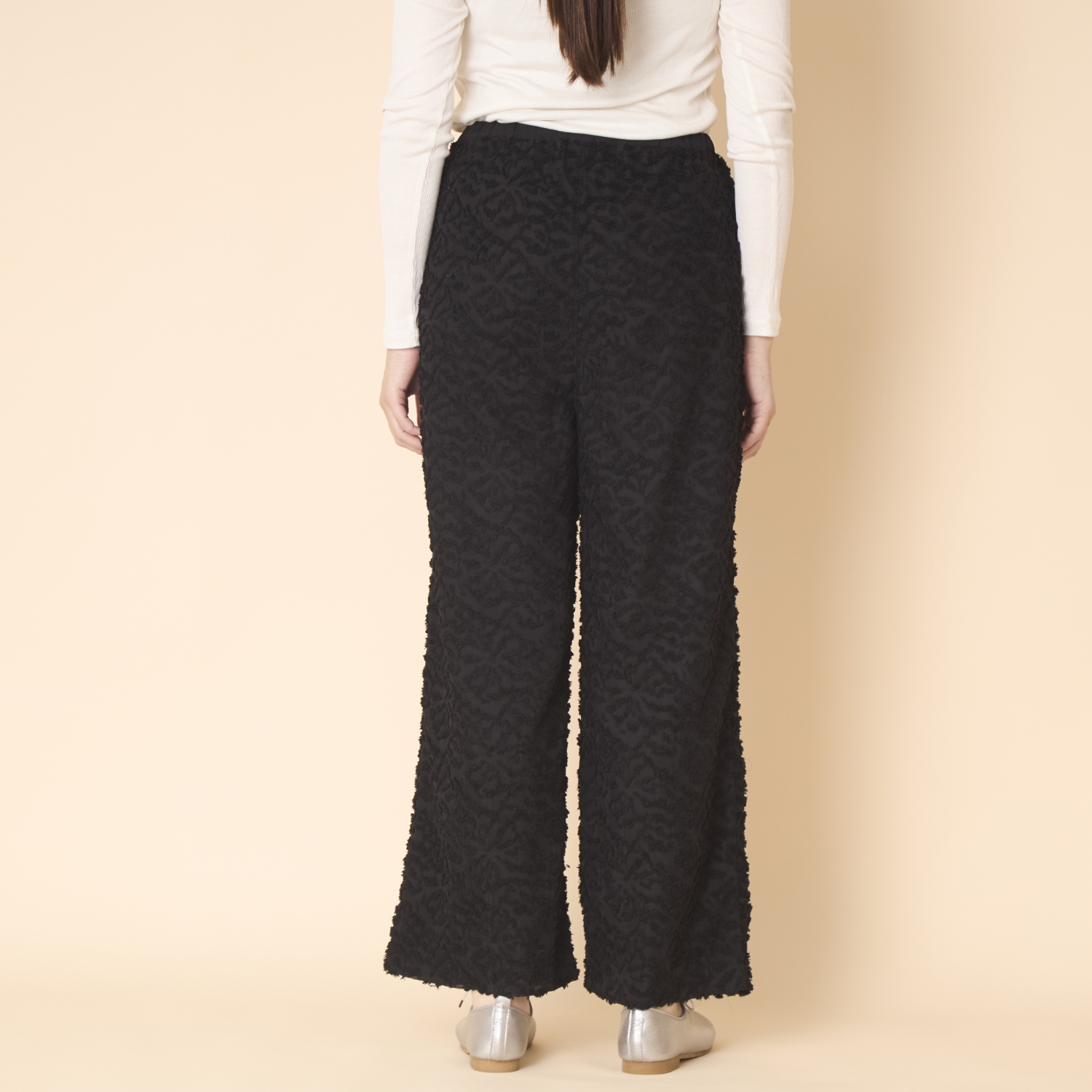 denicher/モノトーンフラワージャガード　イージーパンツ